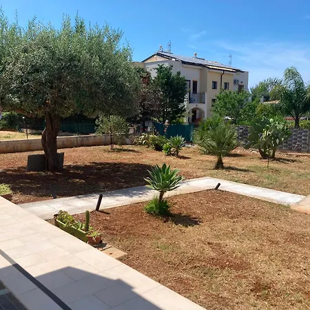 La Crisalide Tatil Evi Carini